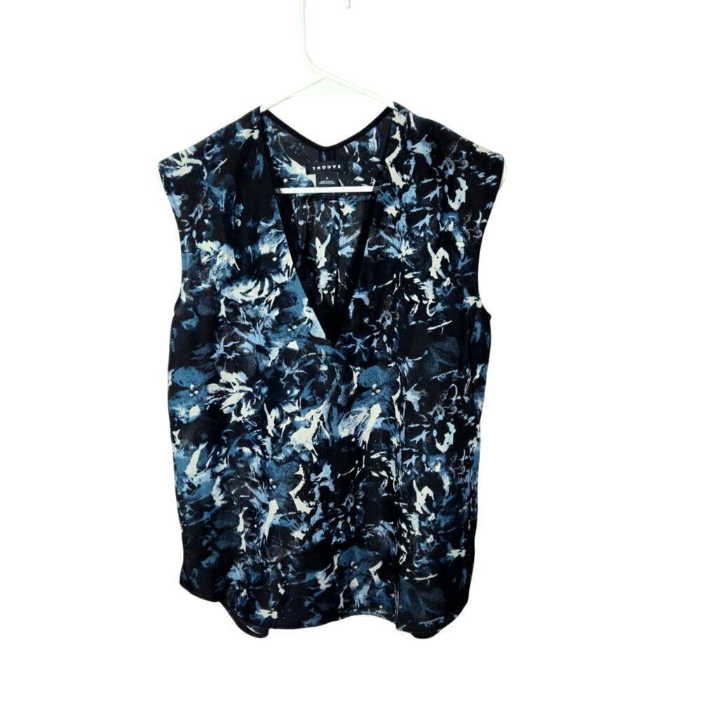 Trouve Blue/Black Floral Sleeveless V-Neck Size Small Side Slits.